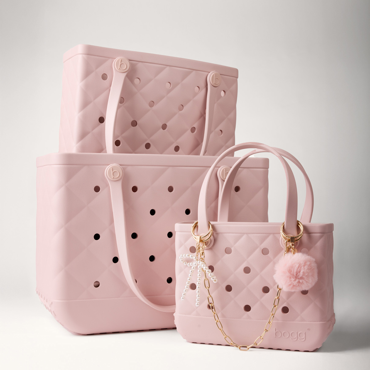 cloudinary__boggbag-ecom__image__upload__EH0035000_GOLD_B__cld_714eb195-5f1f-4816-a70f-c90caff347c2.png