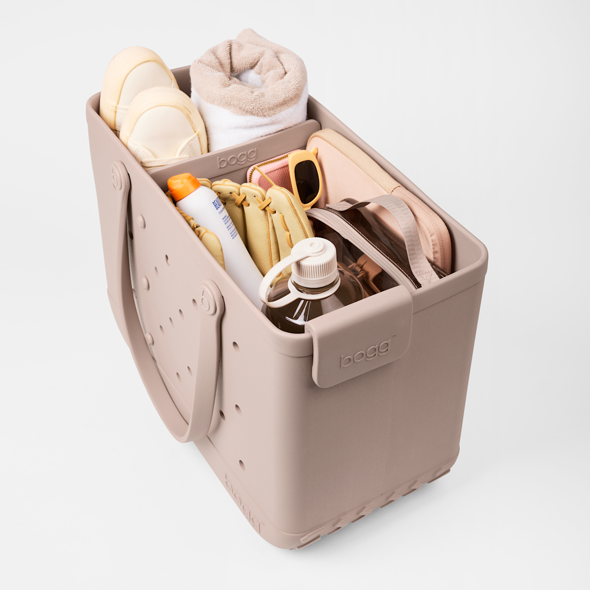 cloudinary__boggbag-ecom__image__upload__OG_R_FA26_SSL_074_SHOT-001-OB02_MSH01_20121001_1305_20611001_1305_20511001_1305_0049_V1_SQUARE__cld.png
